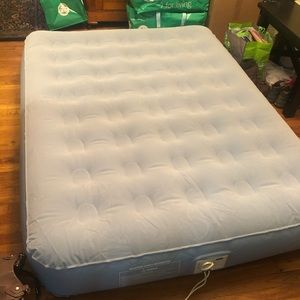 Queen Size Aerobed Air Mattress